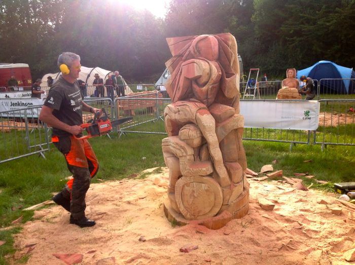 Brownlees get 8ft sculpture tribute