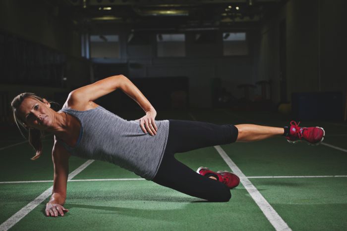 Strength training: side bridge hip abduction