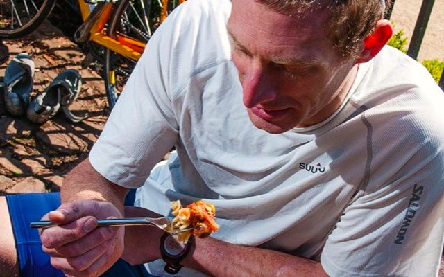 Eight handy tips to keep your triathlon nutrition on track