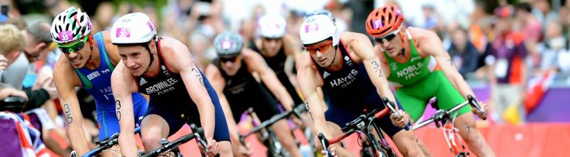 Draft-legal racing: how to overtake in a slipstream