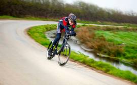 Sub-1hr bike session: All-out intervals
