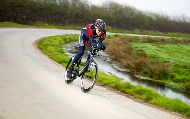 Sub-1hr bike session: All-out intervals