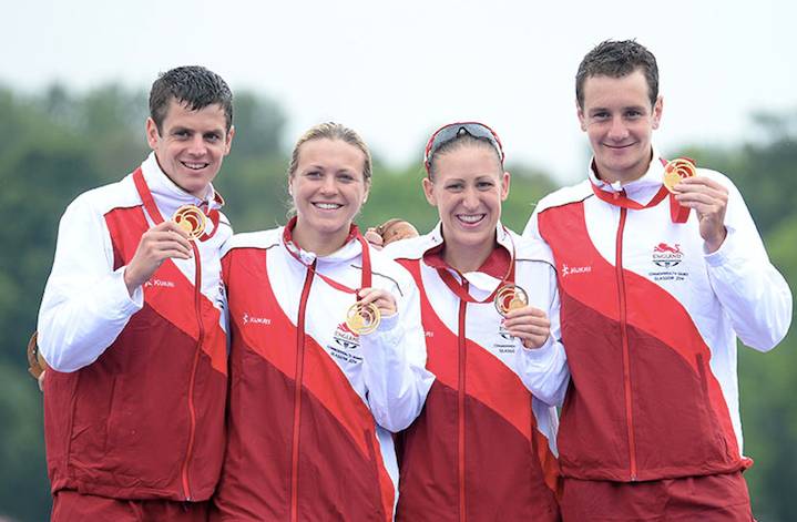Team England take Commonwealth relay gold!