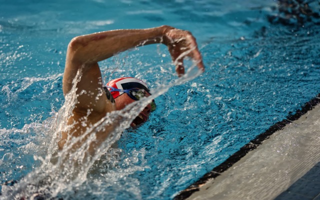 Sub 1-hour session: swim intervals for beginners