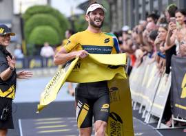 Murray stays top at Super League Tri