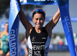 Kiwi Hewitt wins WTS Gold Coast