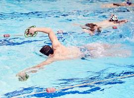 Swim training session with tools: get more power per stroke