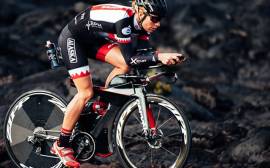 How do I choose the right tyre pressure for different races?