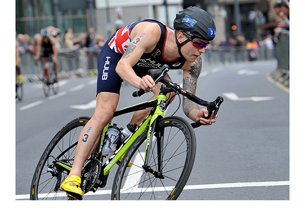 Cycling: how to corner fast and smoothly