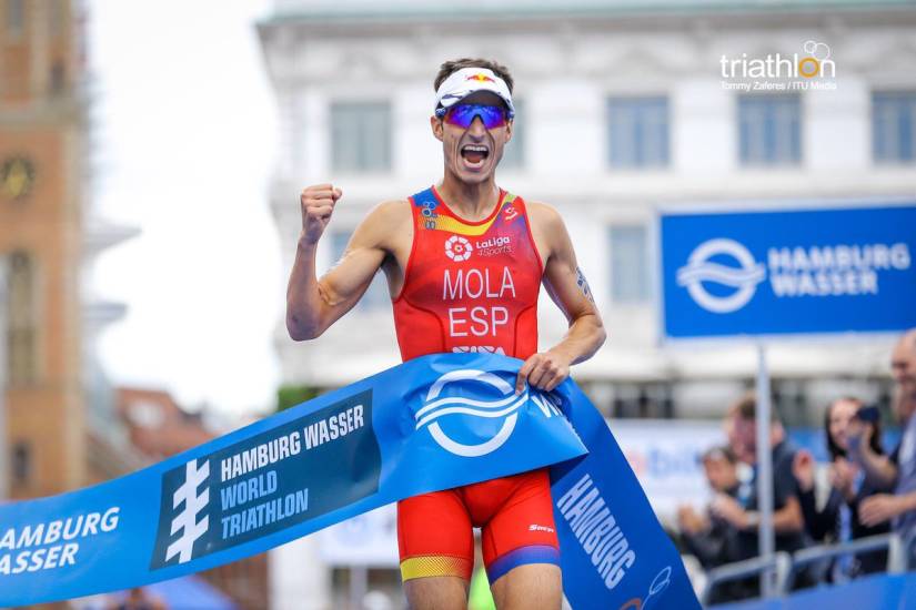 Mario Mola wins Hamburg World Triathlon Series