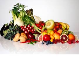 What’s the difference between fruit and vegetables, and which are best for athletes?