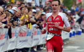 Brownlee faces stiff test to win 70.3 world title