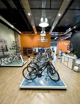 Giant Store Bristol opens