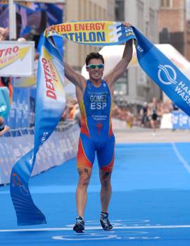 Gomez pulls off German spoiler in Hamburg