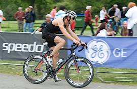 F1 ace Jenson Button races Blenheim Triathlon