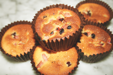 Rhubarb and raisin muffins