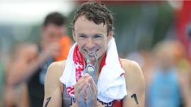 Simon Whitfield to carry Canadian flag at the Olympics