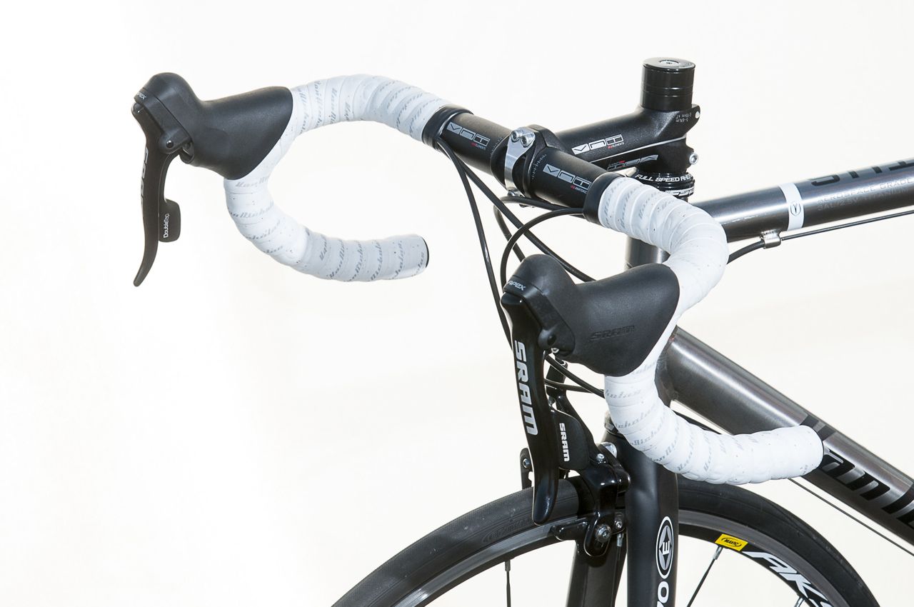 Cockpit on Van Nicholas Ventus SE road bike