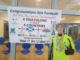 Teenager sets new triathlon world record