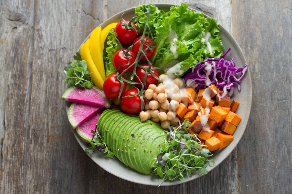 bowl-of-fruit-and-veg