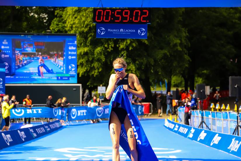 Georgia Taylor-Brown wins silver in Leeds as Cassandre Beaugrand takes her first WTCS victory