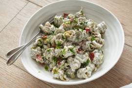 Spinach trottole with creamy hazelnut sauce