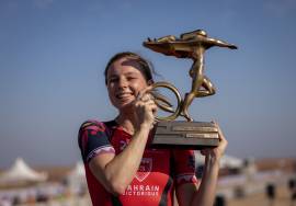Georgia Taylor-Brown wins back-to-back Super League Triathlon titles