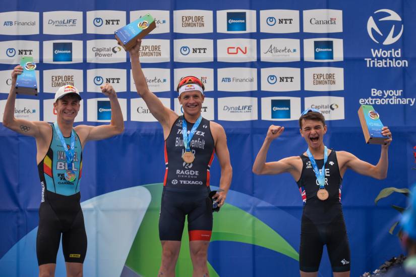 How much can athletes win at the World Triathlon Championship Series Finals?
