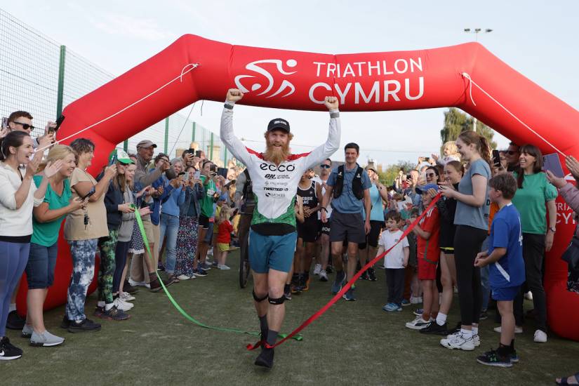 Sean Conway ends tri challenge after 105 irons in 105 days