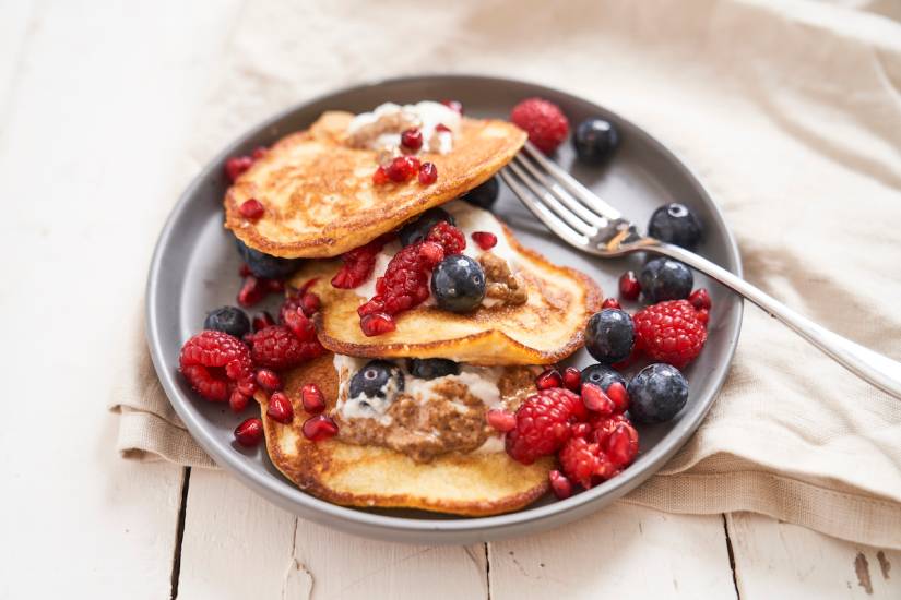 Protein pancakes with berries