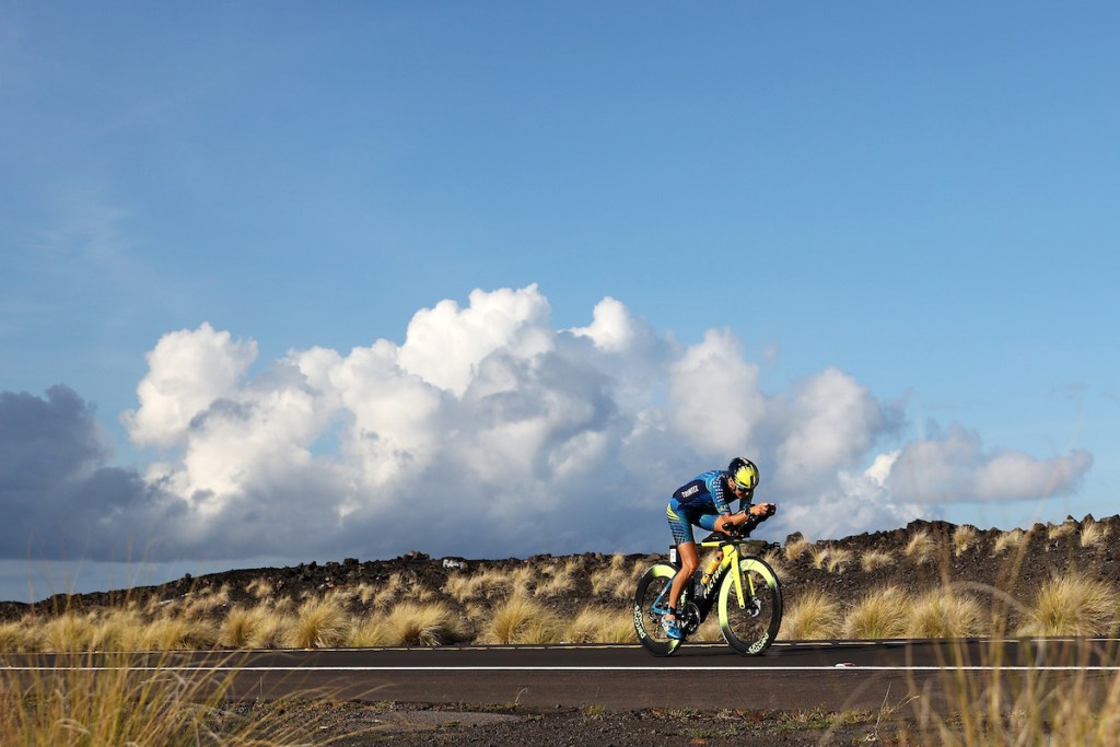 Laura Siddall racing in Kona in 2022