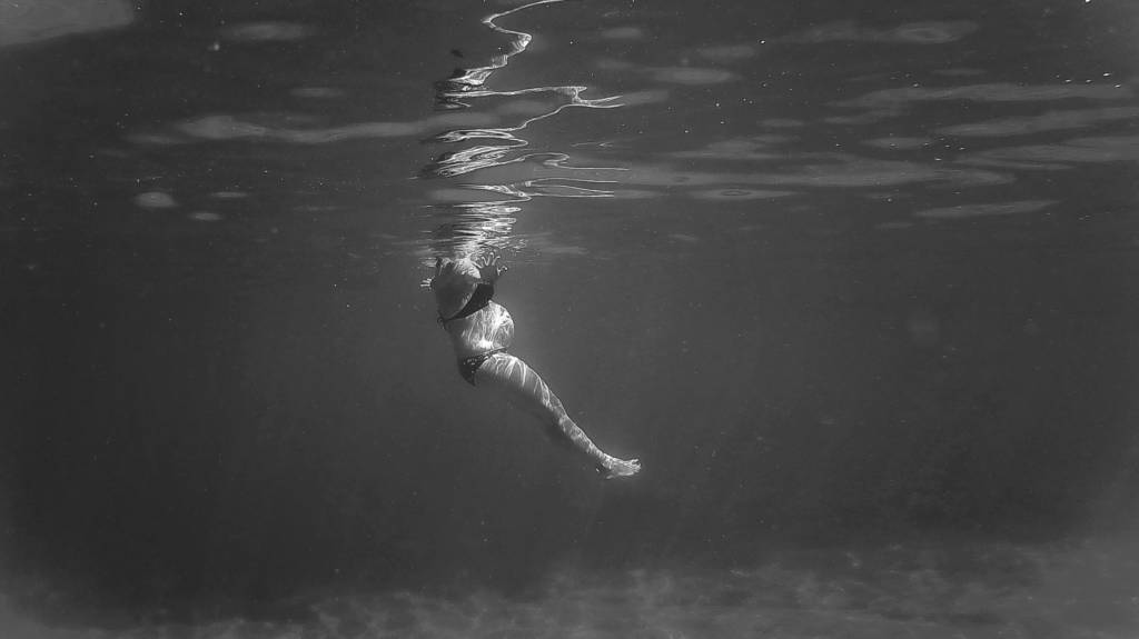 swimming whilte pregnant