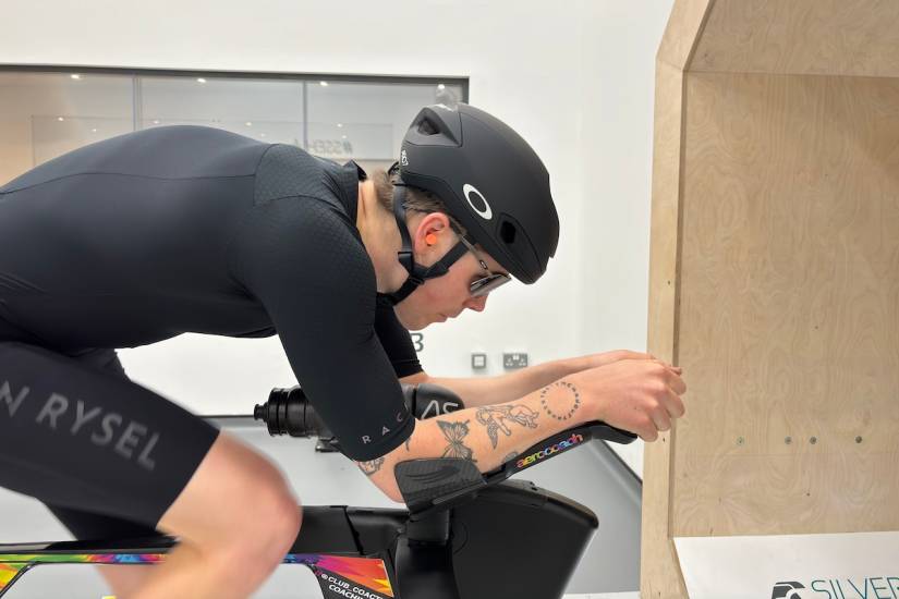 Oakley Aro7 helmet review: a good visor with disappointing speed and ventilation
