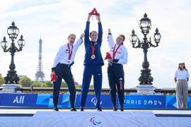 Paris paratriathlon: Claire Cashmore and Lauren Steadman return to the podium in PTS5 class