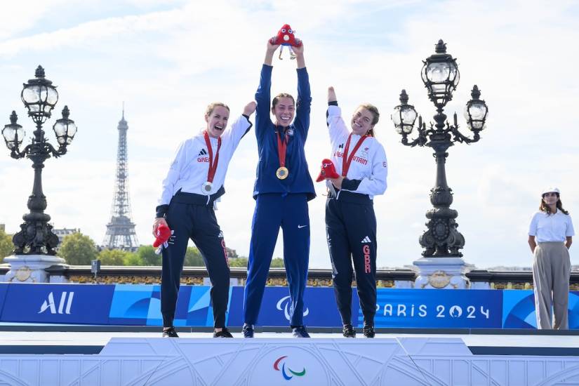 Paris paratriathlon: Claire Cashmore and Lauren Steadman return to the podium in PTS5 class