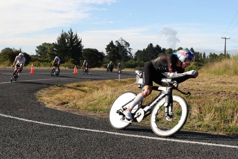 How to cycle in a headwind