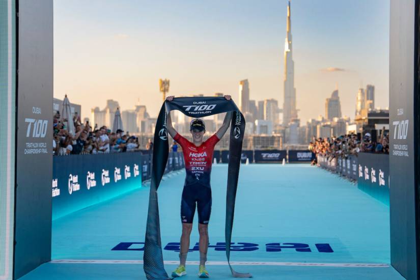 How much can triathletes earn from the T100 Tour?