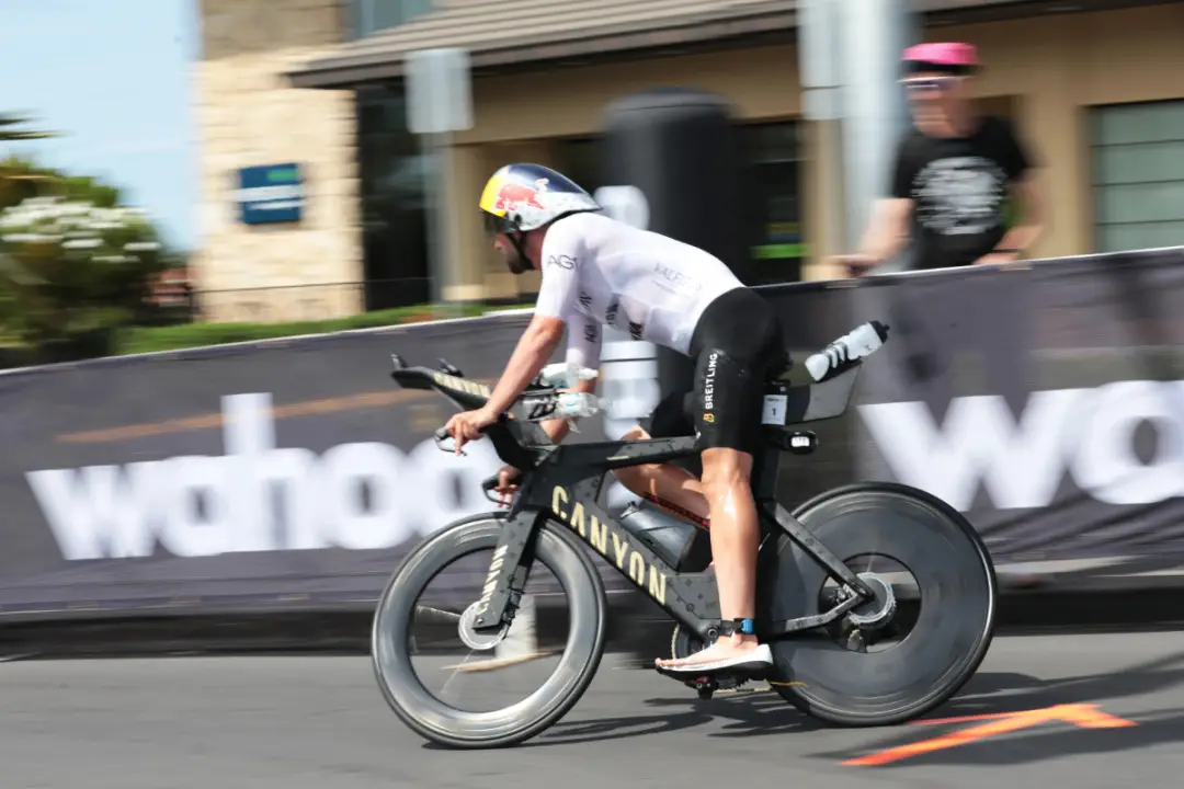 Sam Laidlow on his way to setting a new bike course record in Hawaii.