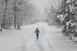 What to wear to keep warm and safe during winter runs