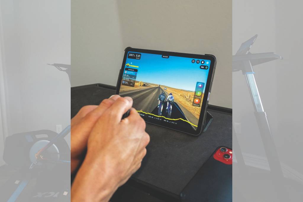 cyclist on the rouvy turbo trainer