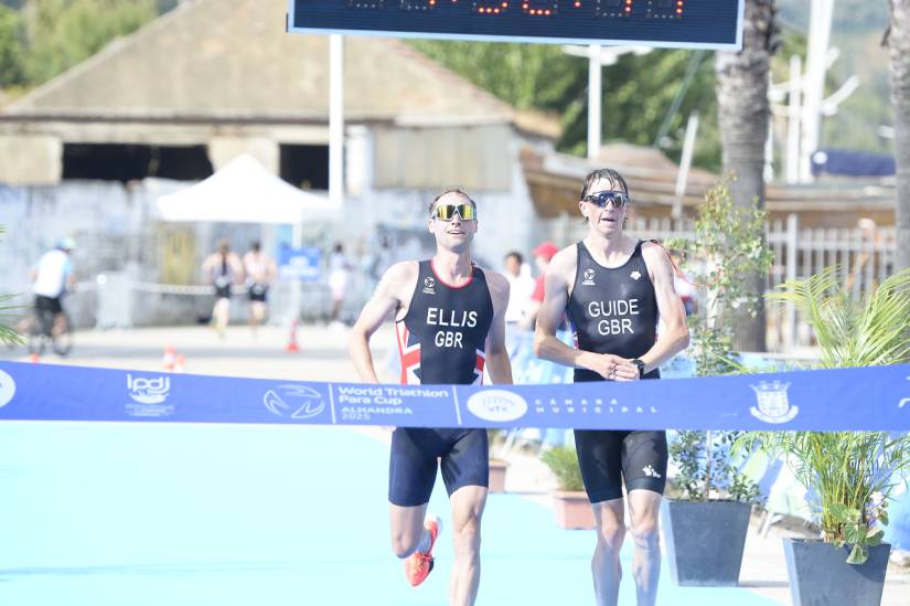 Hannah Moore and Dave Ellis win golds at World Triathlon Para Cup Alhandra