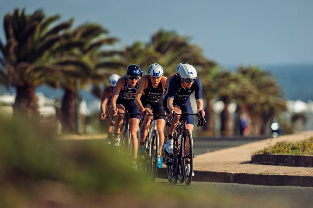 Georgia Taylor-Brown leads on the bike at World Cup Triathlon Lanzarote