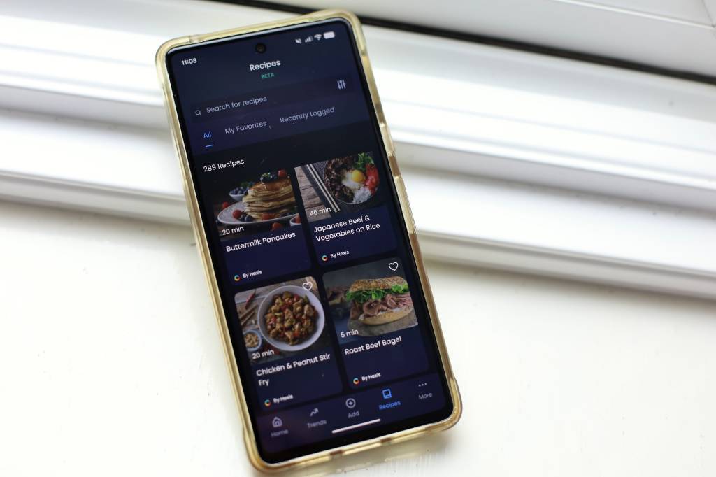 Recipe recommendations on Hexis app screen