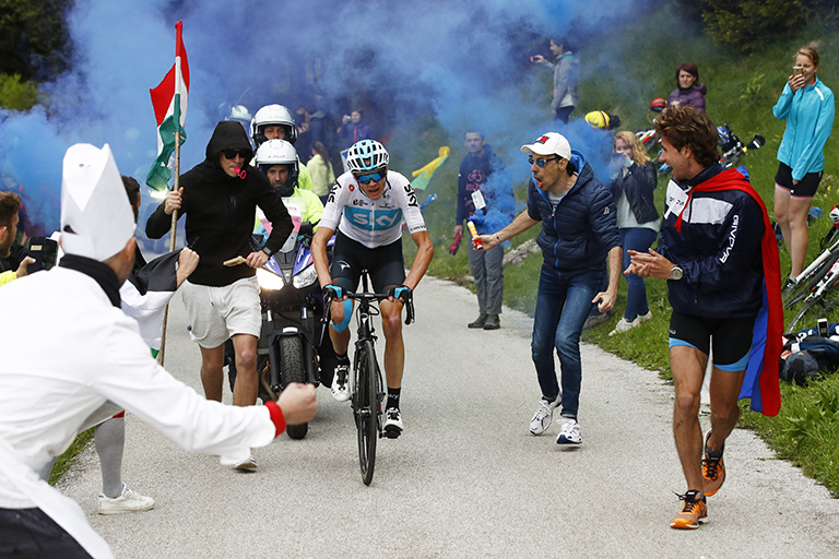 9/05/2018 San Vito al Tagliamento-Monte Zoncolan(Italia) Sport Ciclismo Giro d'Italia 2018 - edizione 101- tappa 14 SAN VITO AL TAGLIAMENTO - MONTE ZONCOLAN Nella foto: durante la gara.FROOME Chris (GBR) (TEAM SKY) POOL LUCA BETTINI/ LaPresse May 19, 2018 San Vito al taglaimento-Monte Zoncolan(Italy) Sport Cycling Giro d'Italia 2018 - 101th edition - stage 14 SAN VITO AL TAGLIAMENTO - MONTE ZONCOLAN In the pic: during the race.FROOME Chris (GBR) (TEAM SKY)
