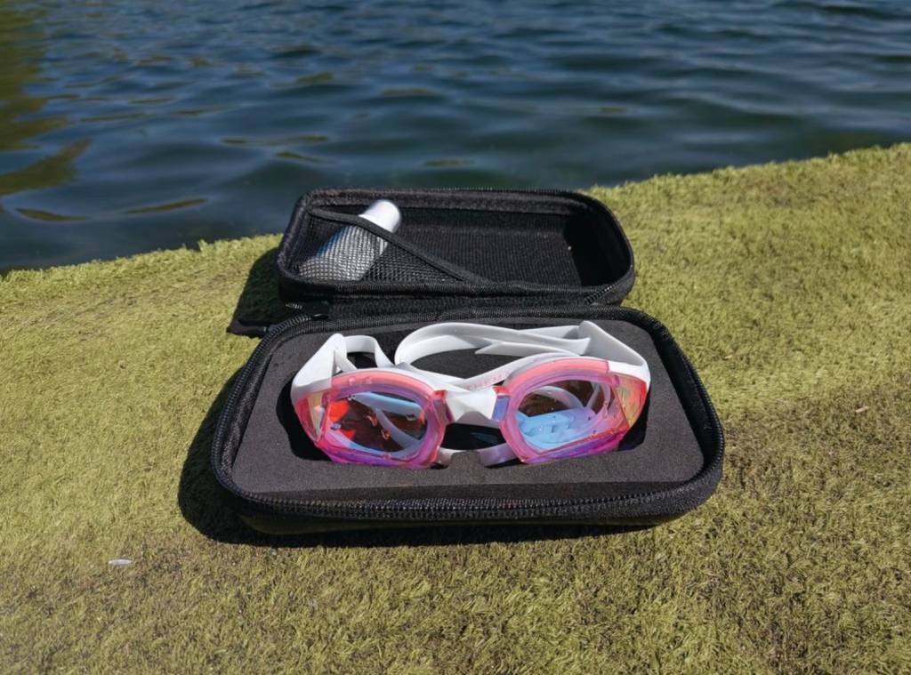 Product shot of TheMagic5 Vector goggles