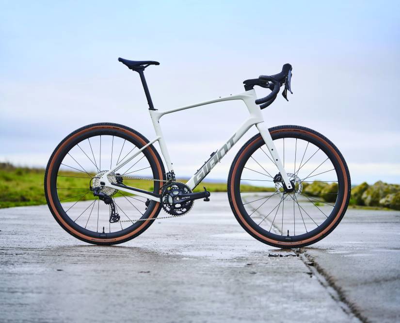 We test the new Giant Revolt Advanced 0 gravel bike for comfort, speed, and versatility for triathlon