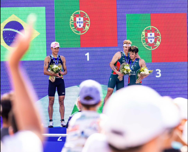 Vasco Vilaco takes gold at WTCS Sardinia as bike crashes cause chaos in the field