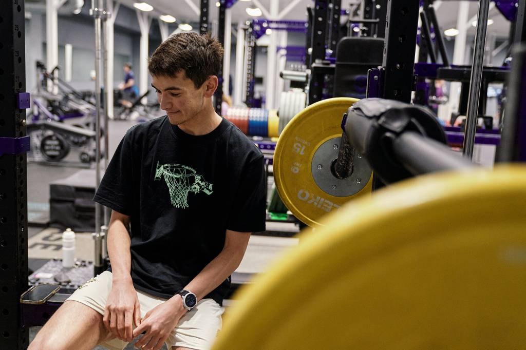 Alex Yee working out in a gym