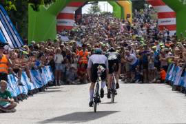 Alanis Siffert edges out Lucy Charles-Barclay in stunning win at Challenge Roth